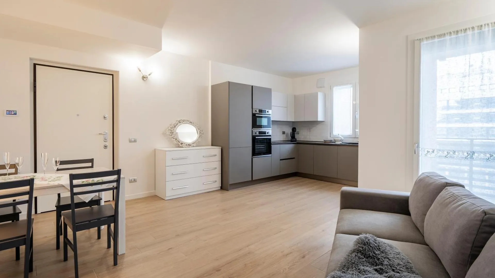 Supersuite With Private Garage Autentica Milán
