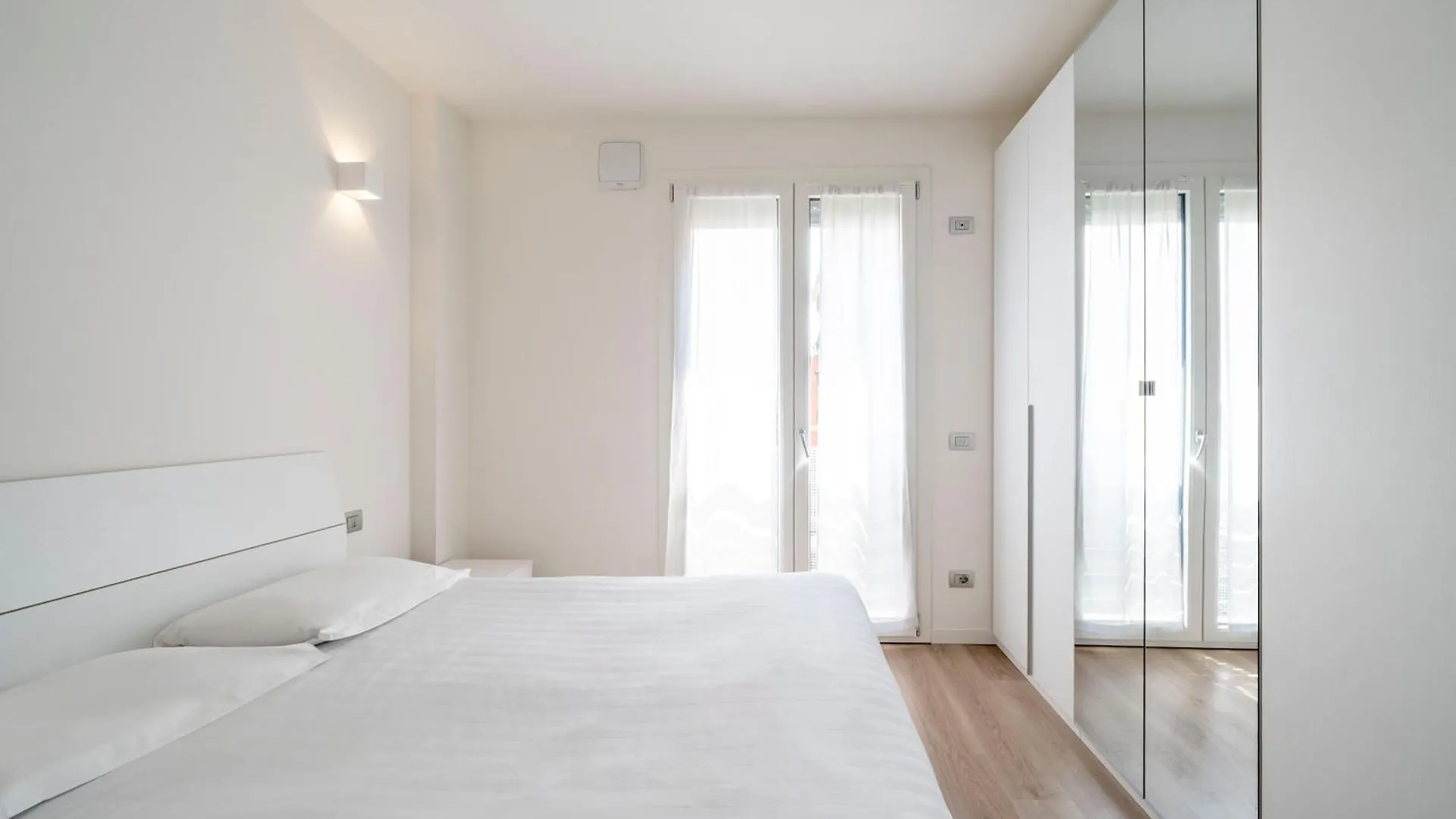 Apartment Supersuite With Private Garage Autentica Milan