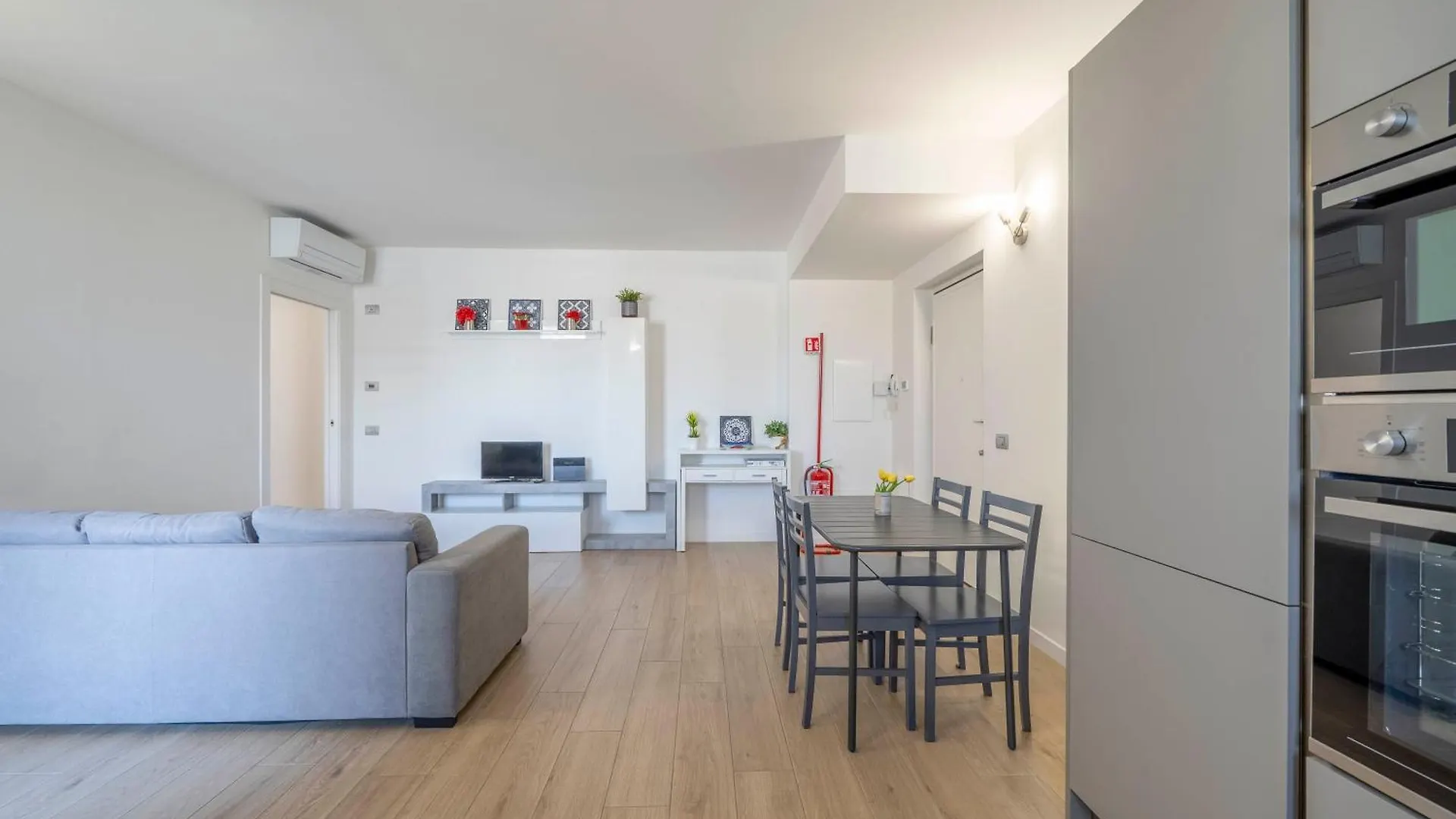 Supersuite With Private Garage Autentica Milan Apartment