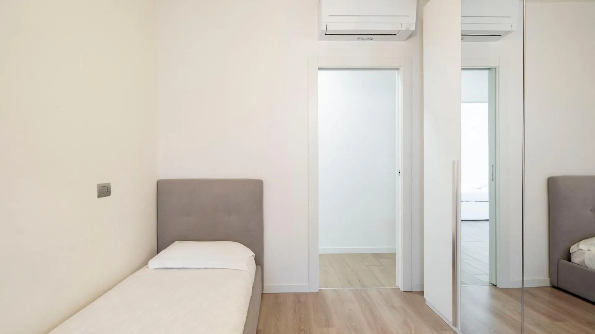 Apartment Supersuite With Private Garage Autentica Milan