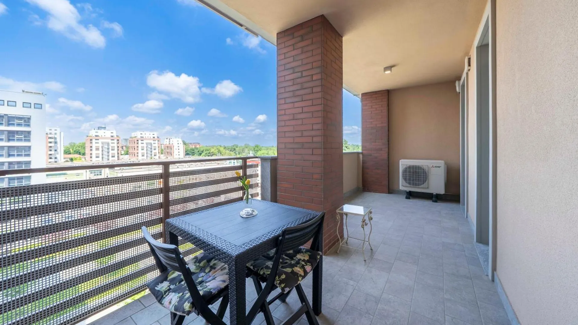 Supersuite With Private Garage Autentica Milan
