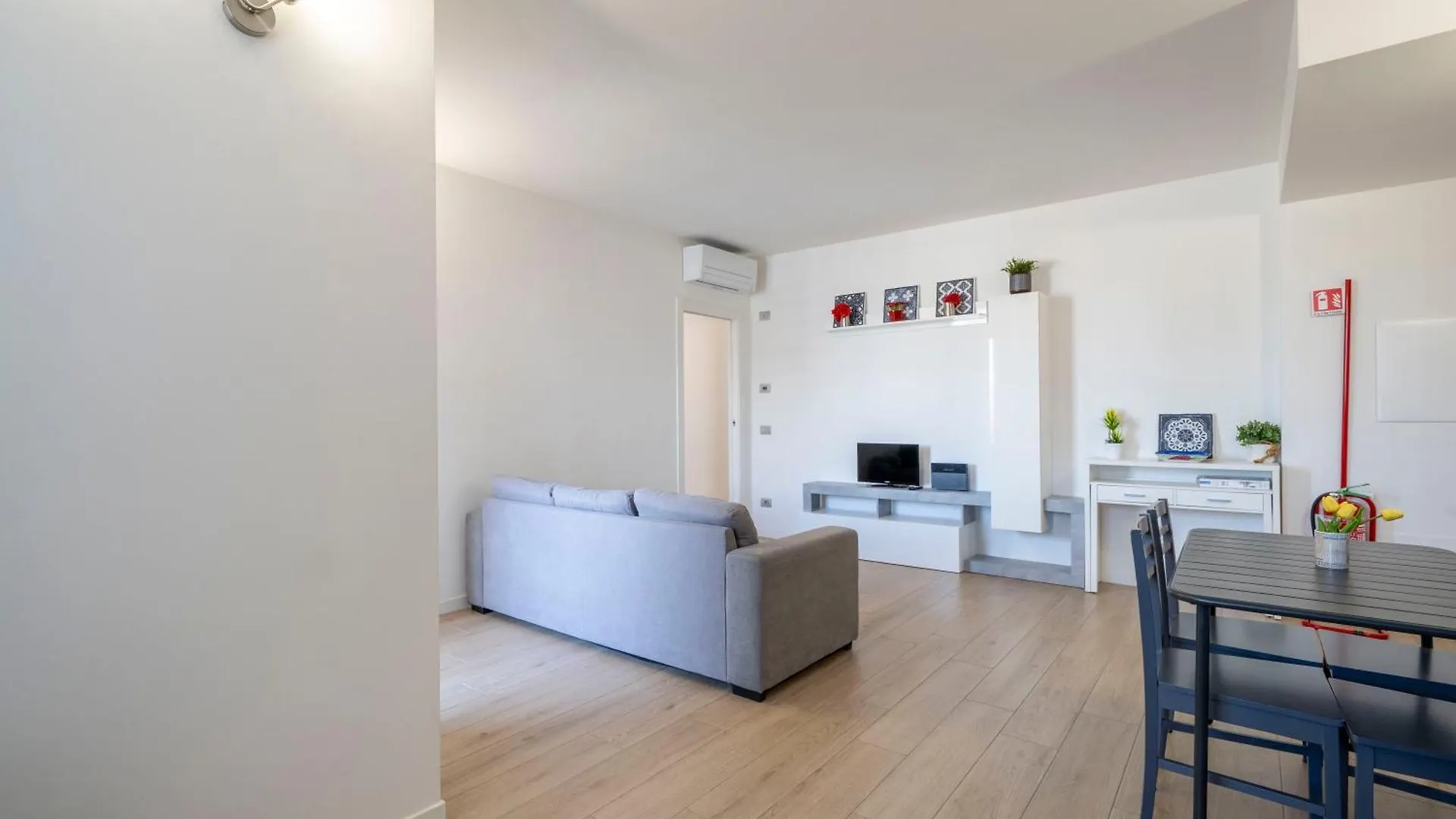 Supersuite With Private Garage Autentica Milan