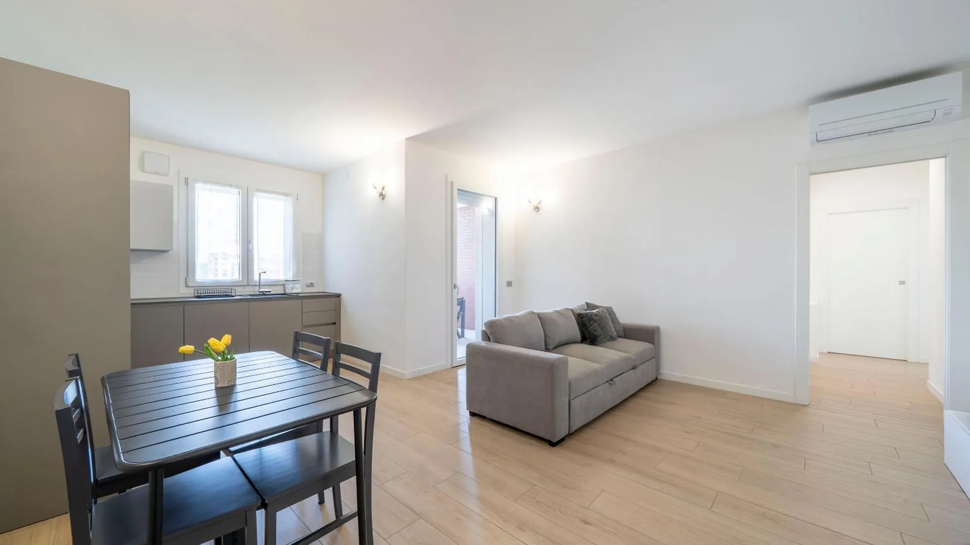 Supersuite With Private Garage Autentica contacts