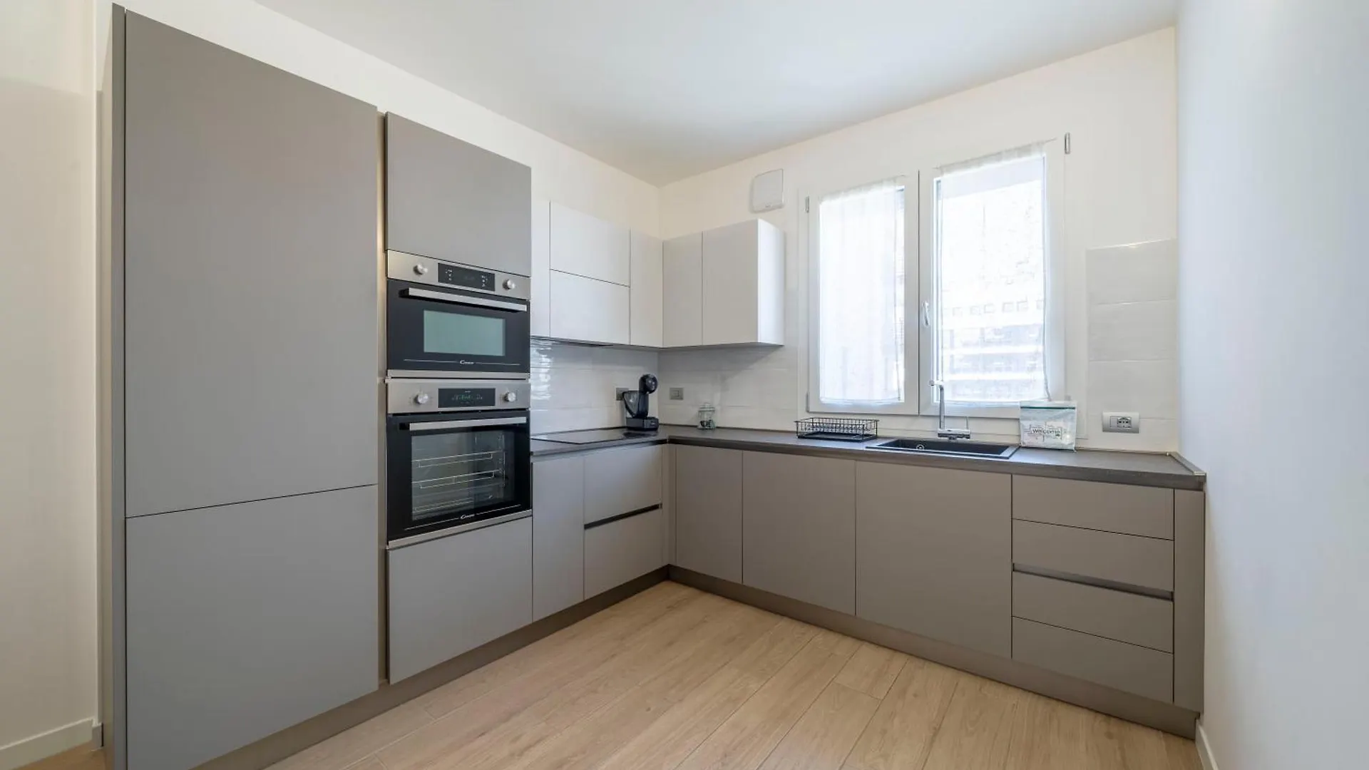 Supersuite With Private Garage Autentica Milan