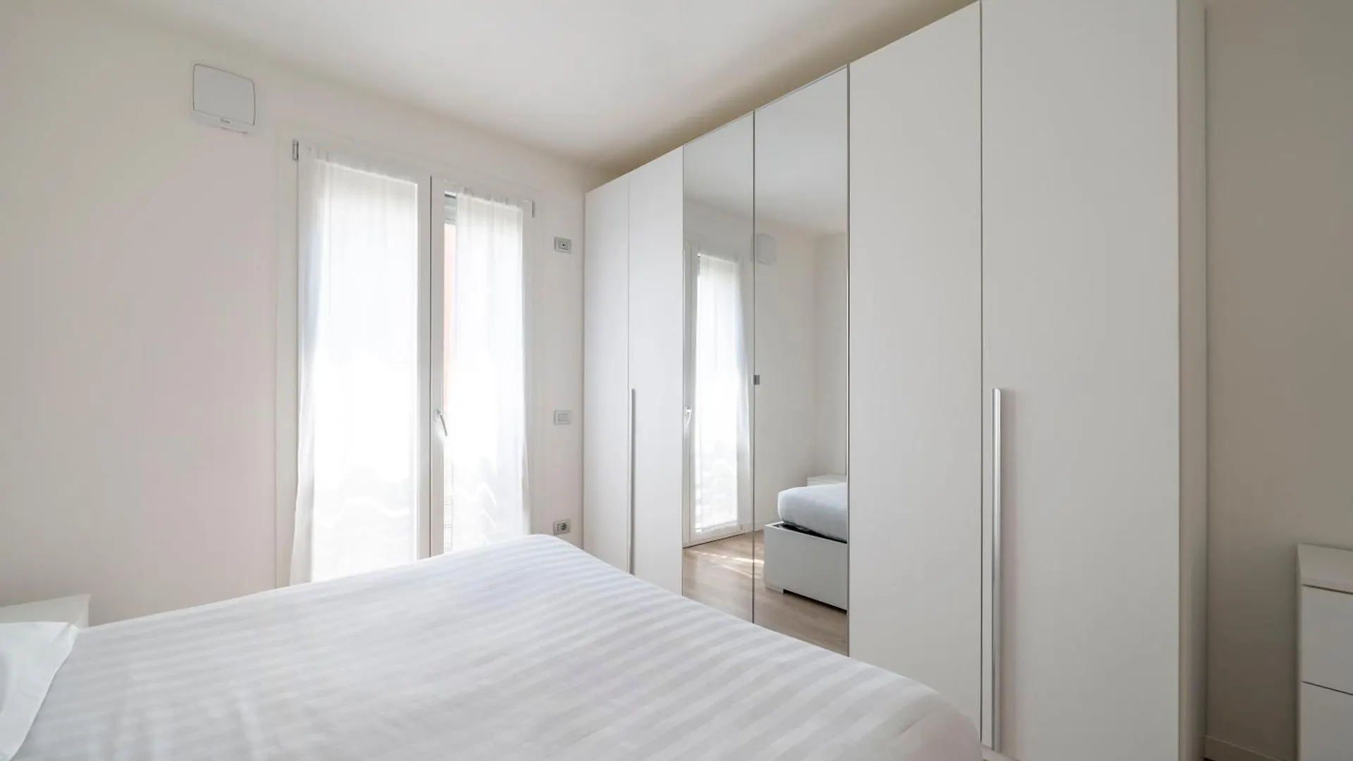 Apartment Supersuite With Private Garage Autentica Milan