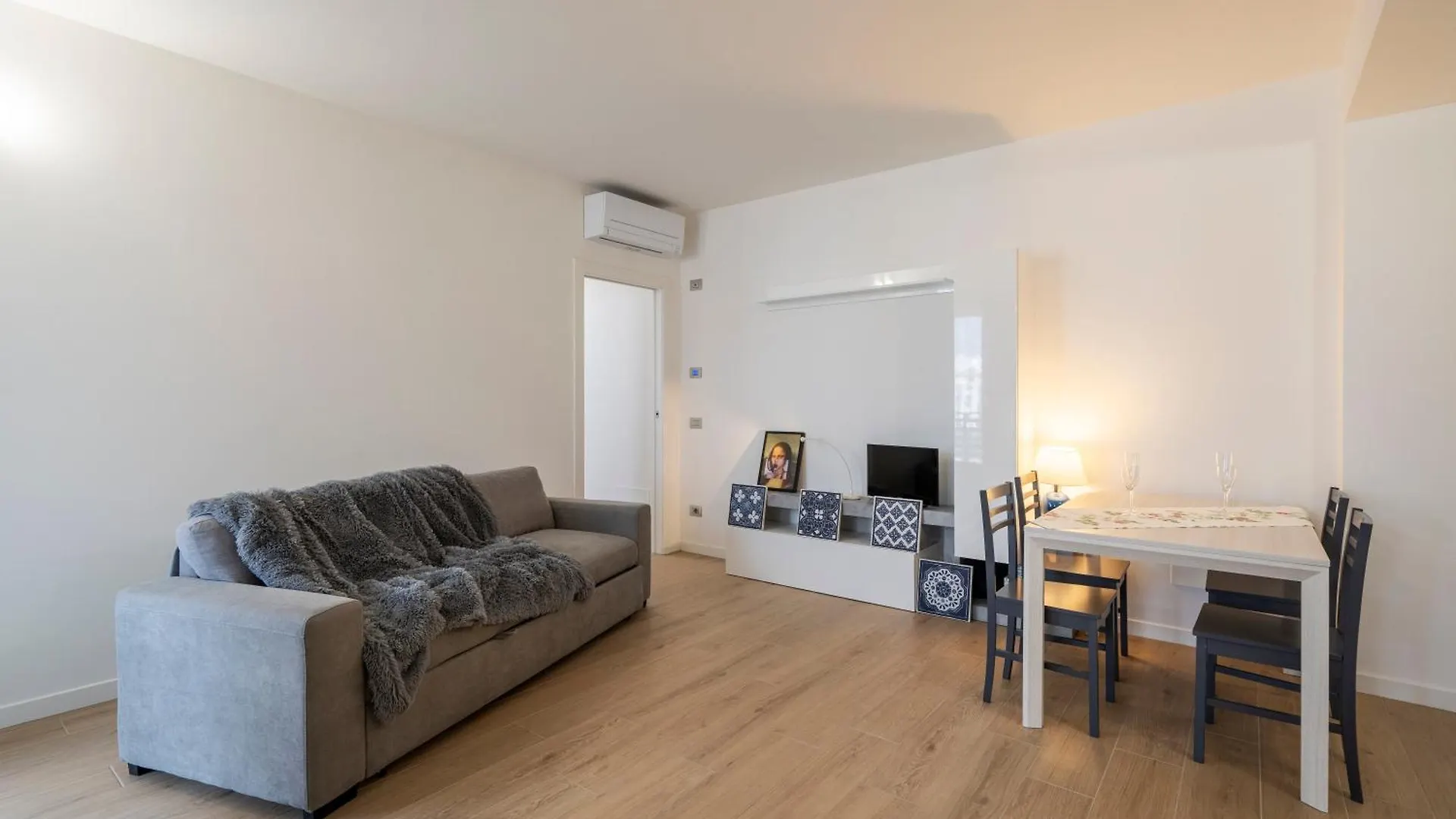 Supersuite With Private Garage Autentica Milan