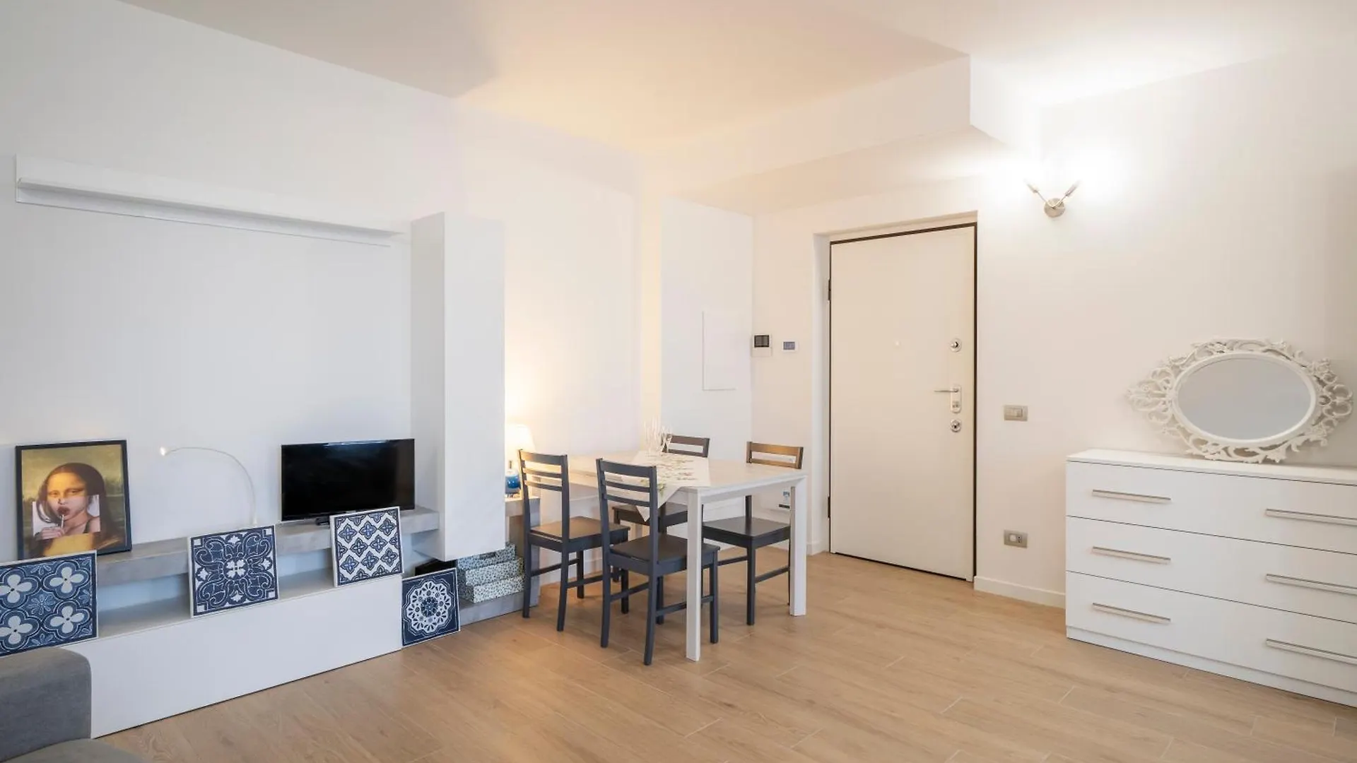 Supersuite With Private Garage Autentica Milan 0*,  Italy