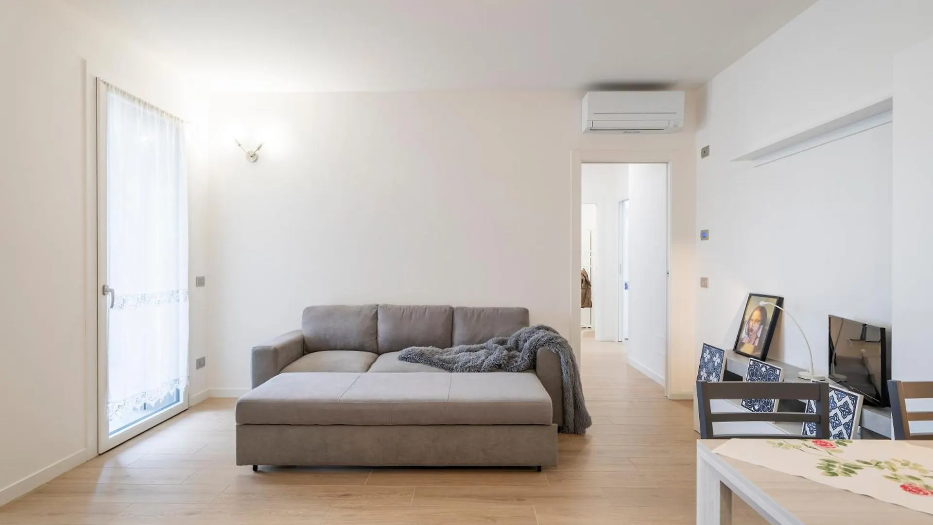 Supersuite With Private Garage Autentica Milan Italy