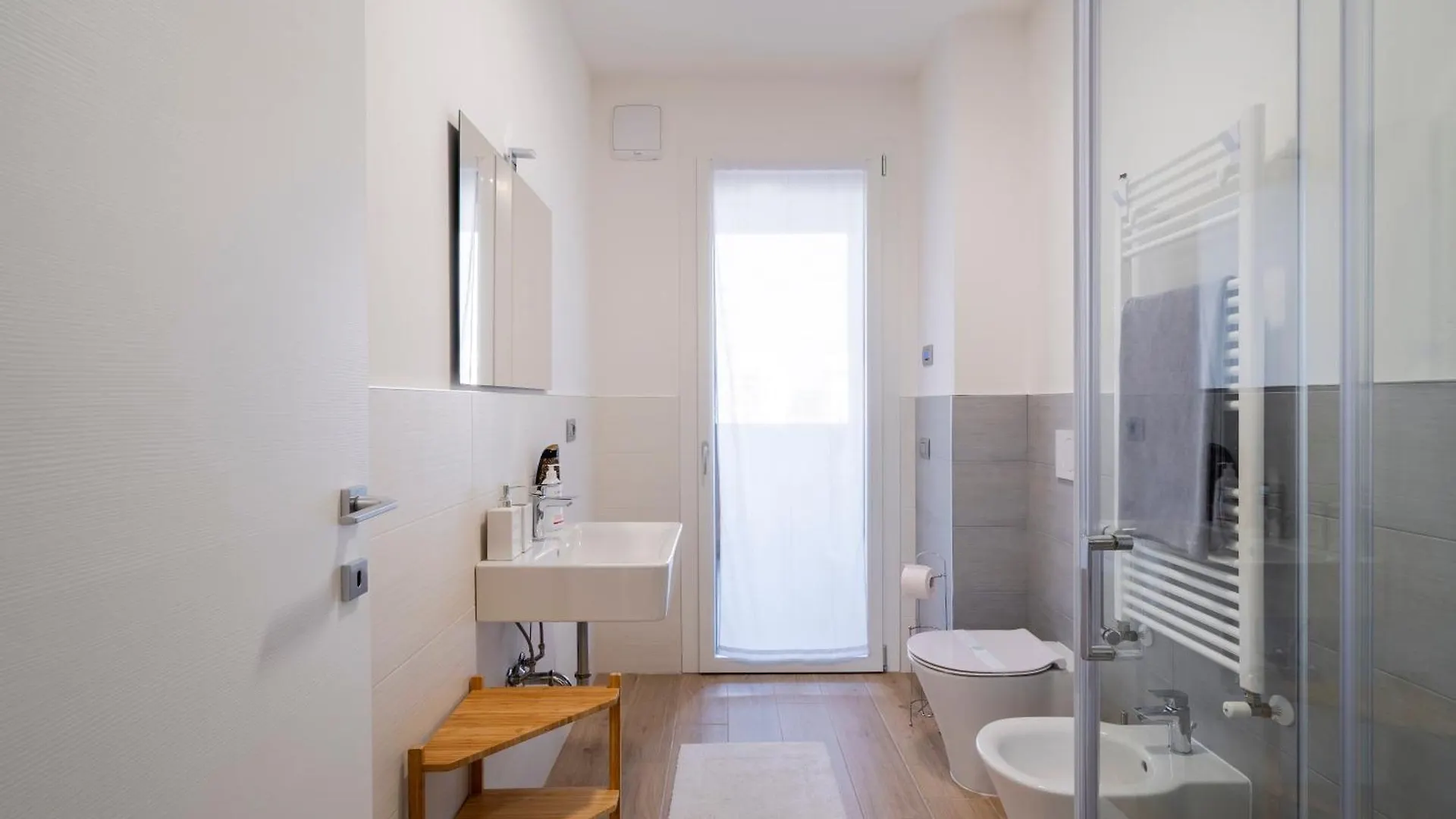 Supersuite With Private Garage Autentica Milan Italy