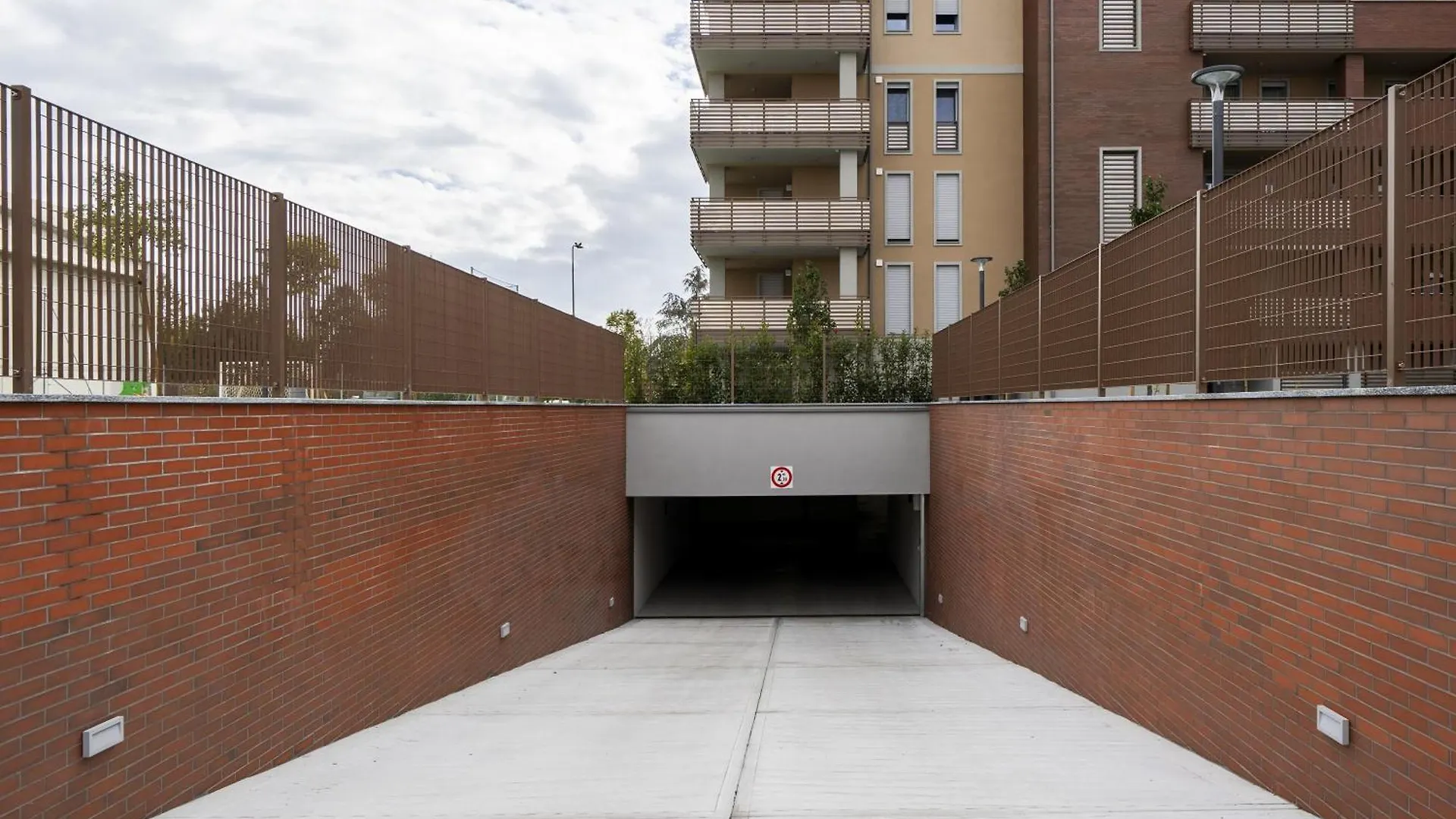 Supersuite With Private Garage Autentica Milan